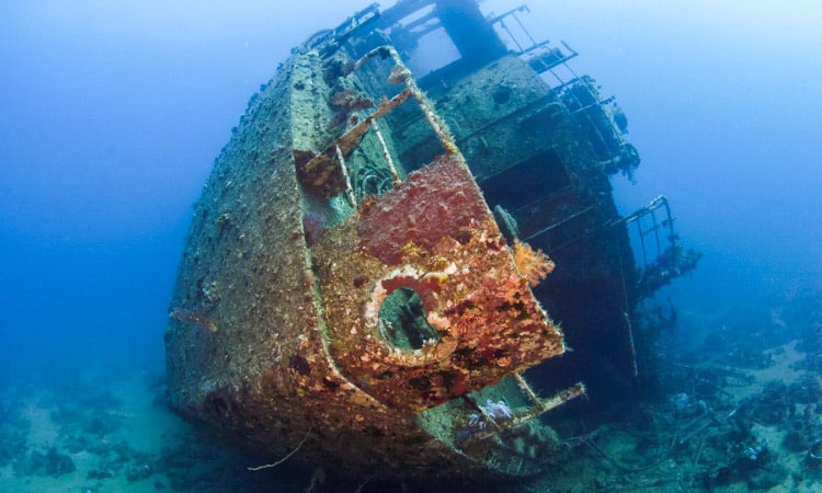 Abu Nuhas reef and wrecks